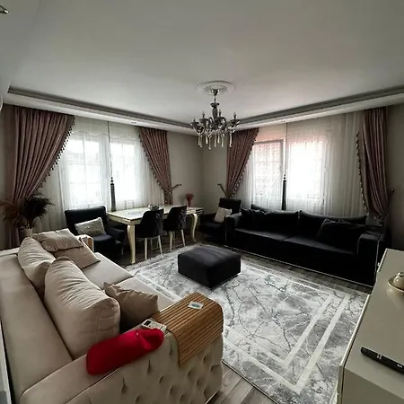 아파트 Alacati Merkeze 20 Metre 2+1 Ev