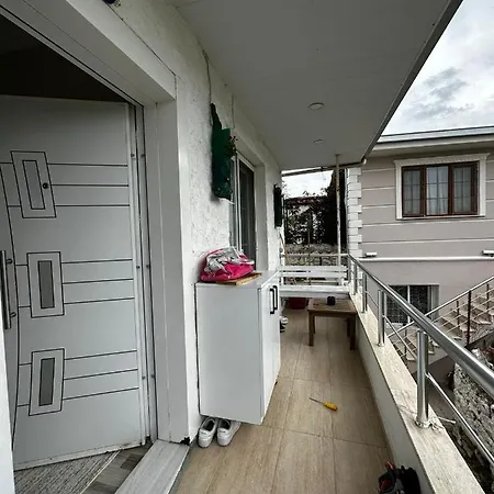 Alacati Merkeze 20 Metre 2+1 Ev